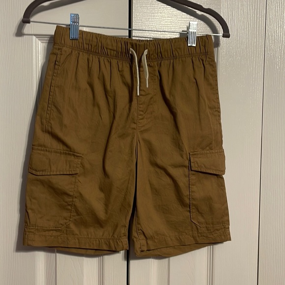 Old Navy Other - NWOT Old navy boys cargo shorts in tan 100% cotton size Large 10-12